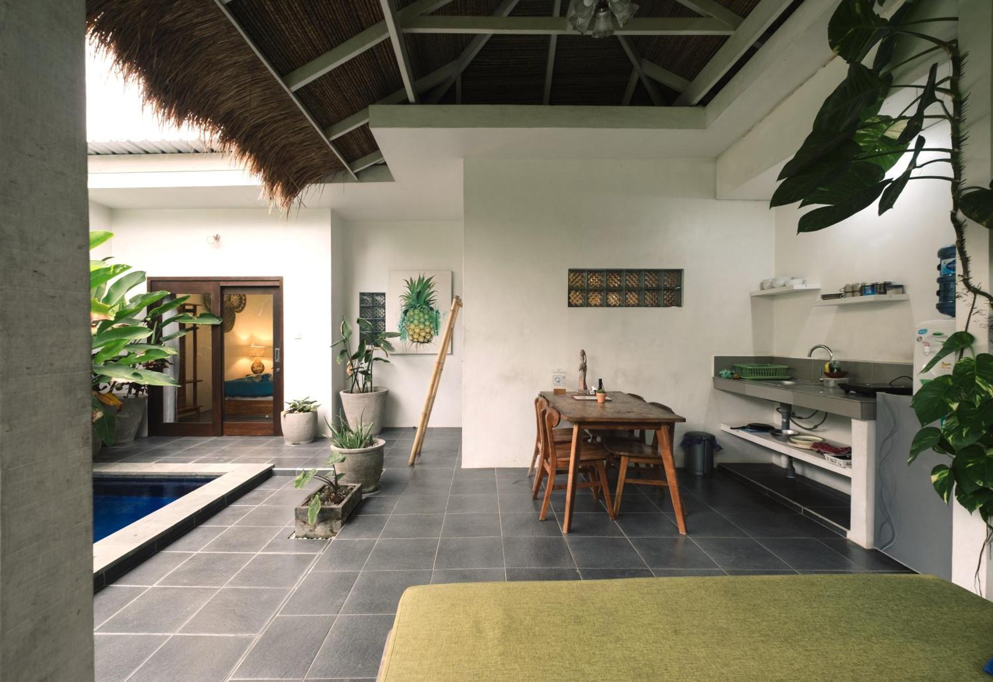 Mewali Villa'S Kuta  Luaran gambar
